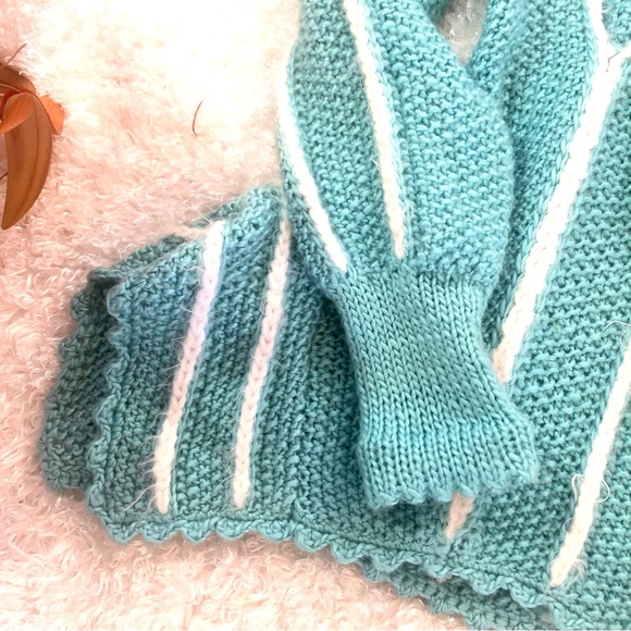 New Custom Design Hand knitted wool blend crochet sweater size XSmall teal white - Picture 7 of 8